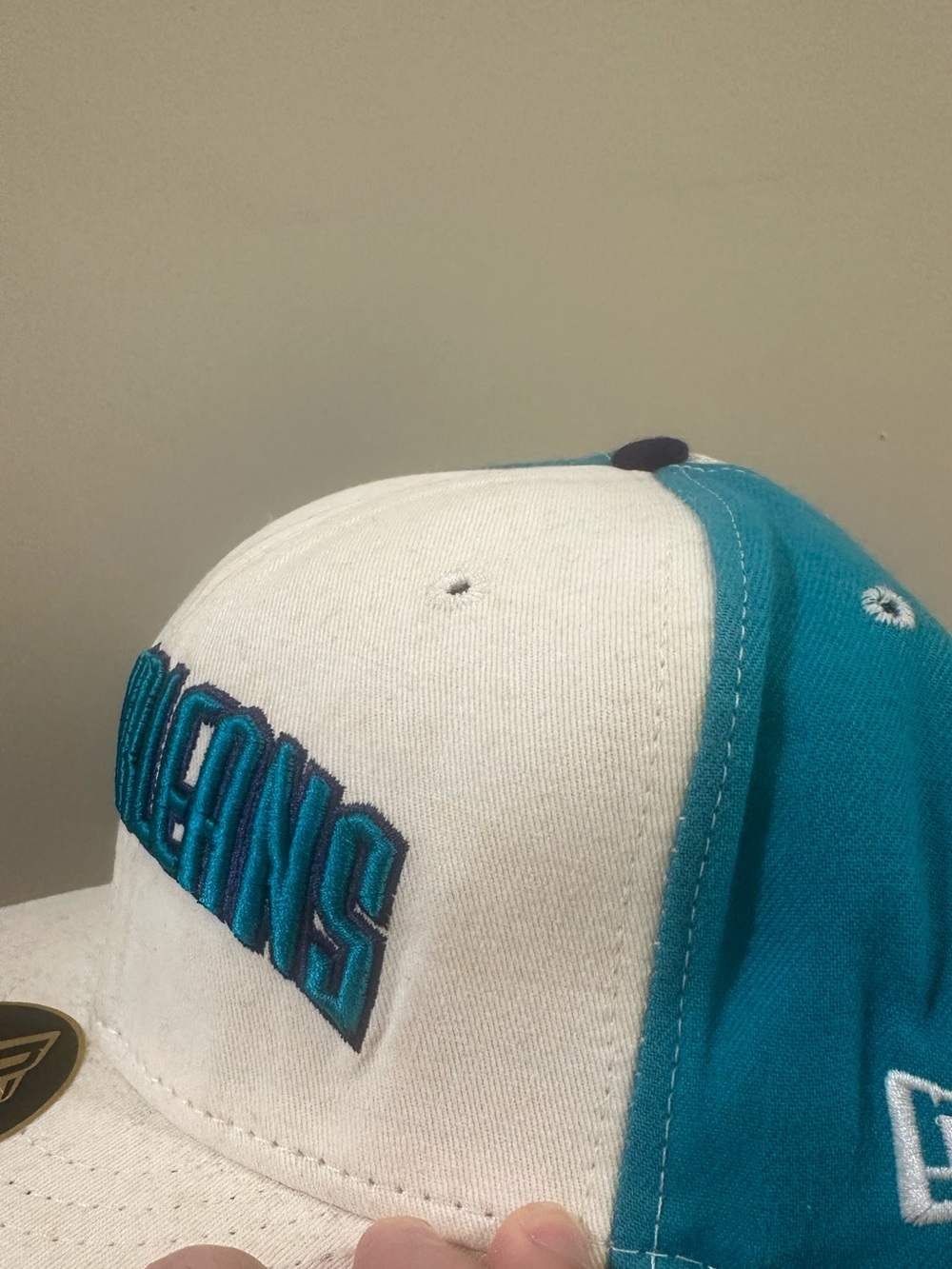 New Orleans hornets y2k White & Teal basketball Tone Fitted Baseball Cap -